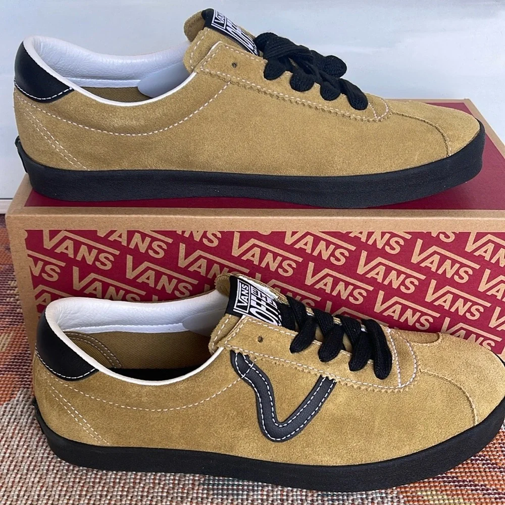 Vans Men’s Sport Low Suede Antelope
VN000CQR5QJ
Sneakers - Picture 16 of 16